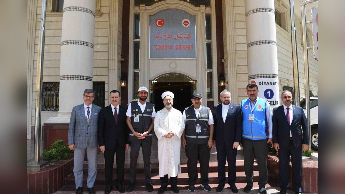 Diyanet İşleri Başkanı Erbaş, Mekke'de Suudi Arabistan Hac ve Umre Bakanı Dr. Tevfik er-Rabia ile görüştü