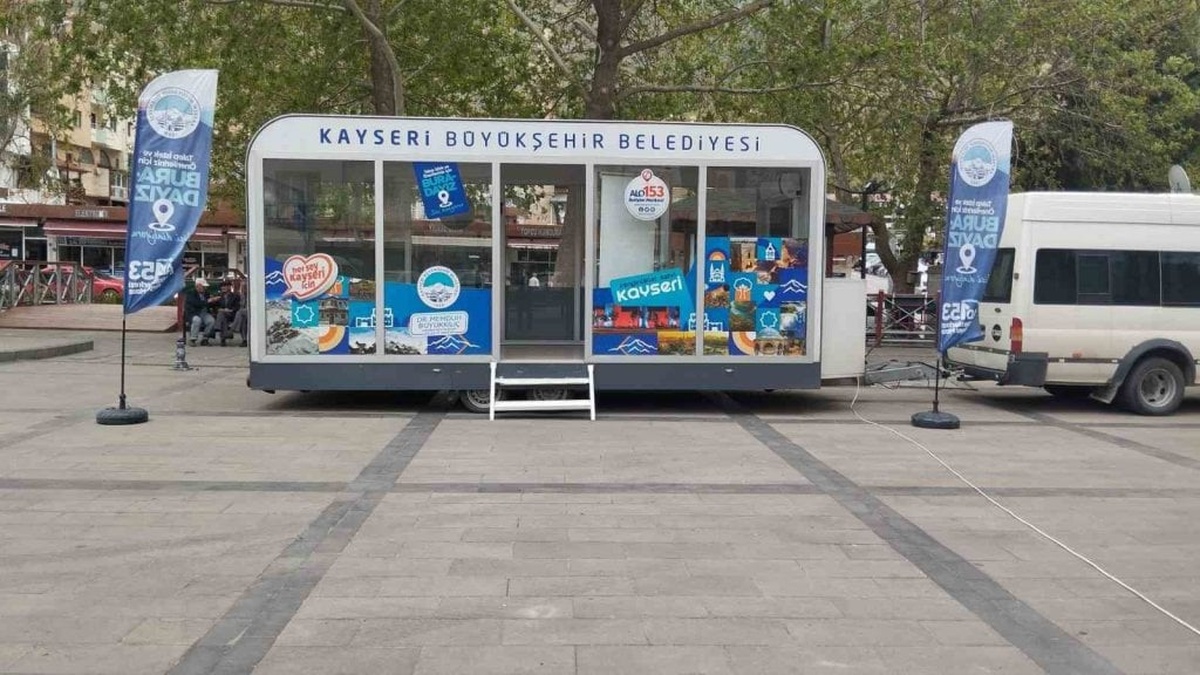 Kayseri Büyükşehir Belediyesi'nin Mobil Beyaz Masa hizmeti kırsal ilçelere ulaştı
