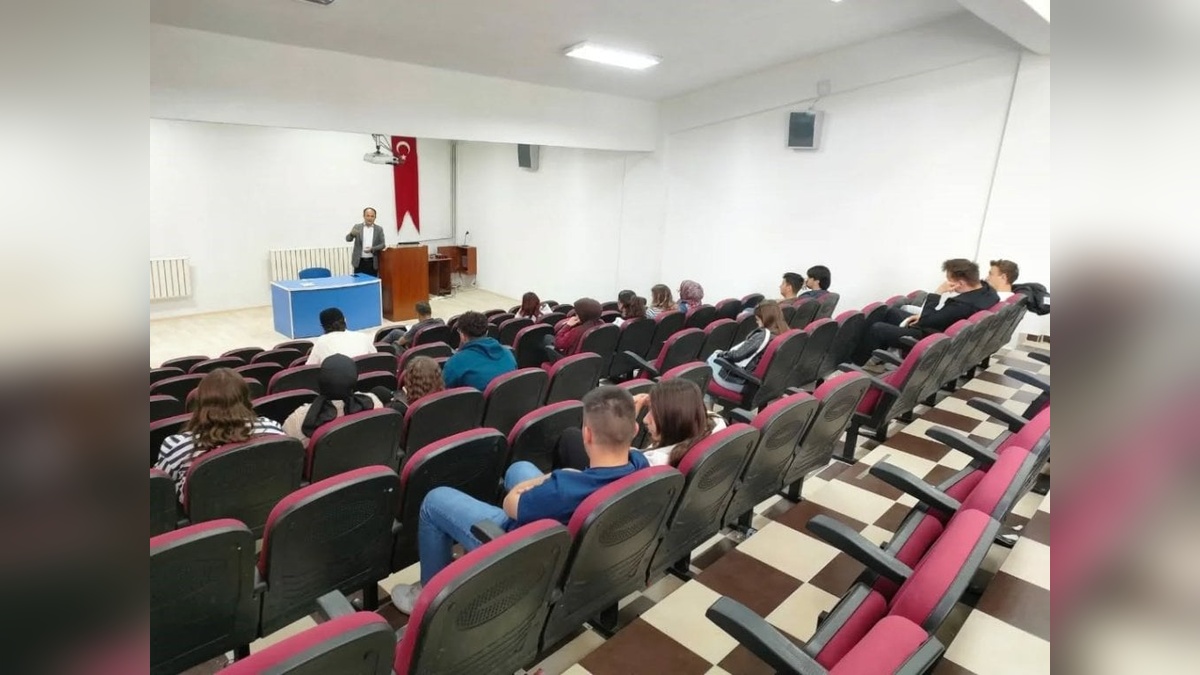Kütahya Dumlupınar Üniversitesi Hisarcık MYO'da sigortacılık etkinliği