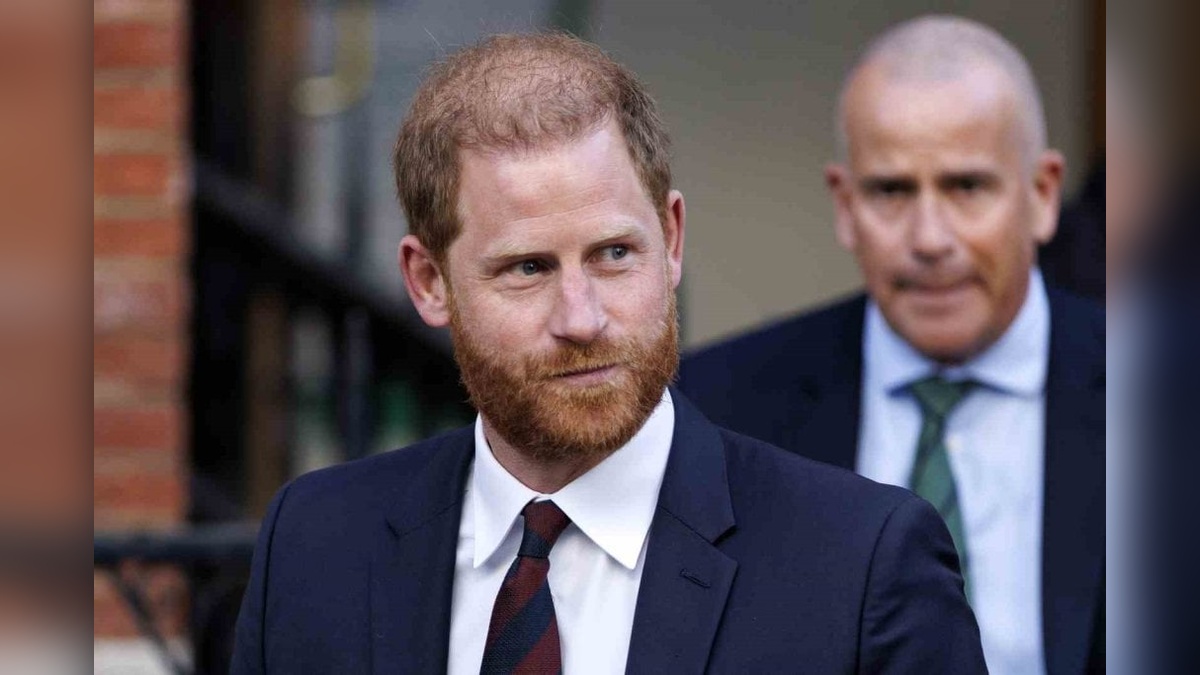 Prens Harry'nin soyadını 'Spencer' olarak değiştirmeyi düşündüğü iddia edildi