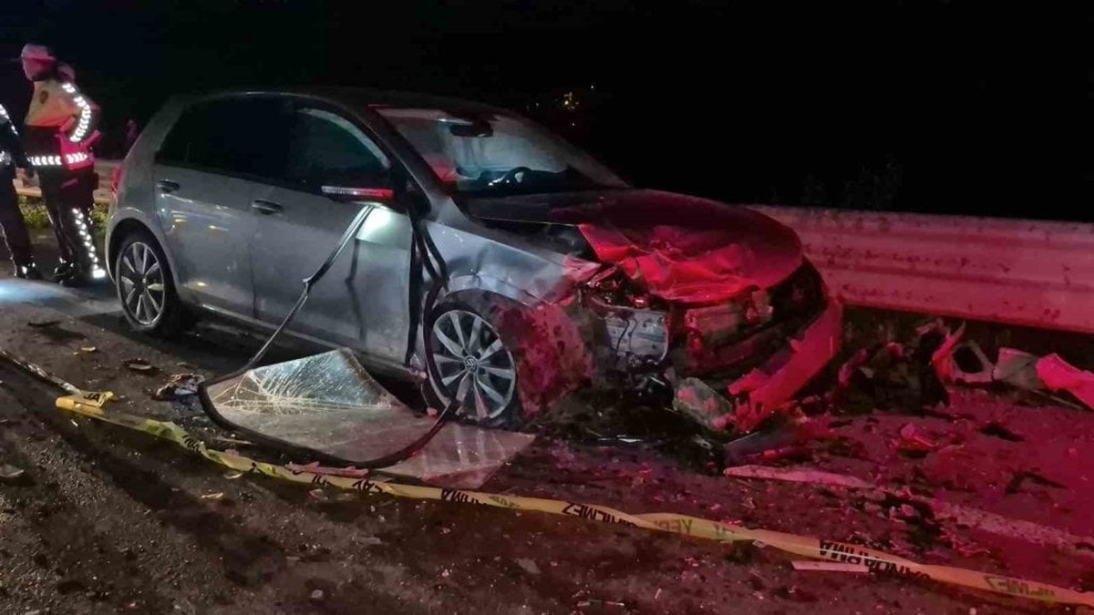 Bartın'da kafa kafaya çarpışma: 4 yaralı