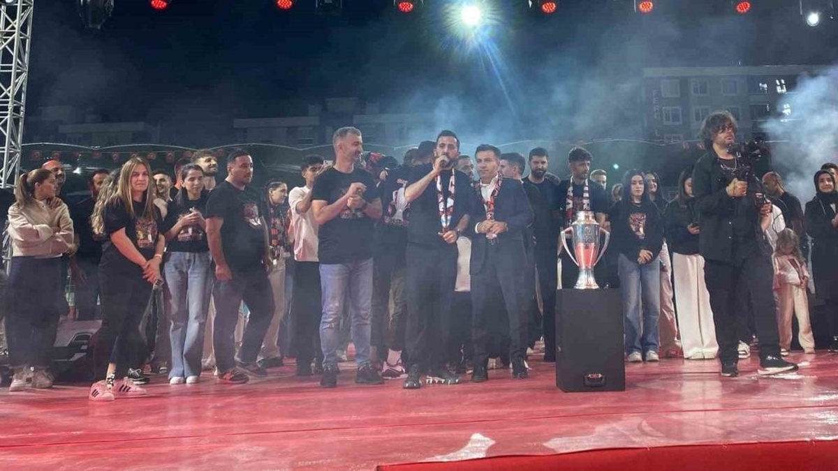 Vanspor FK, Trendyol 1. Lig'e yükselişini coşkuyla kutladı