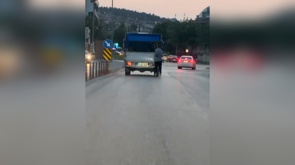 Bursa'da patenli gençten tehlikeli yolculuk