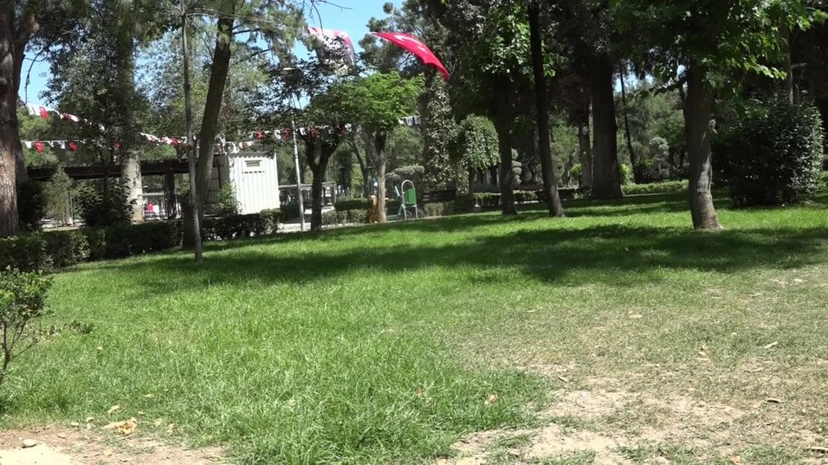 Bornova Belediyesi'nden kuraklıkla mücadele planı: Parklarda damla sulama ve az su isteyen bitkiler