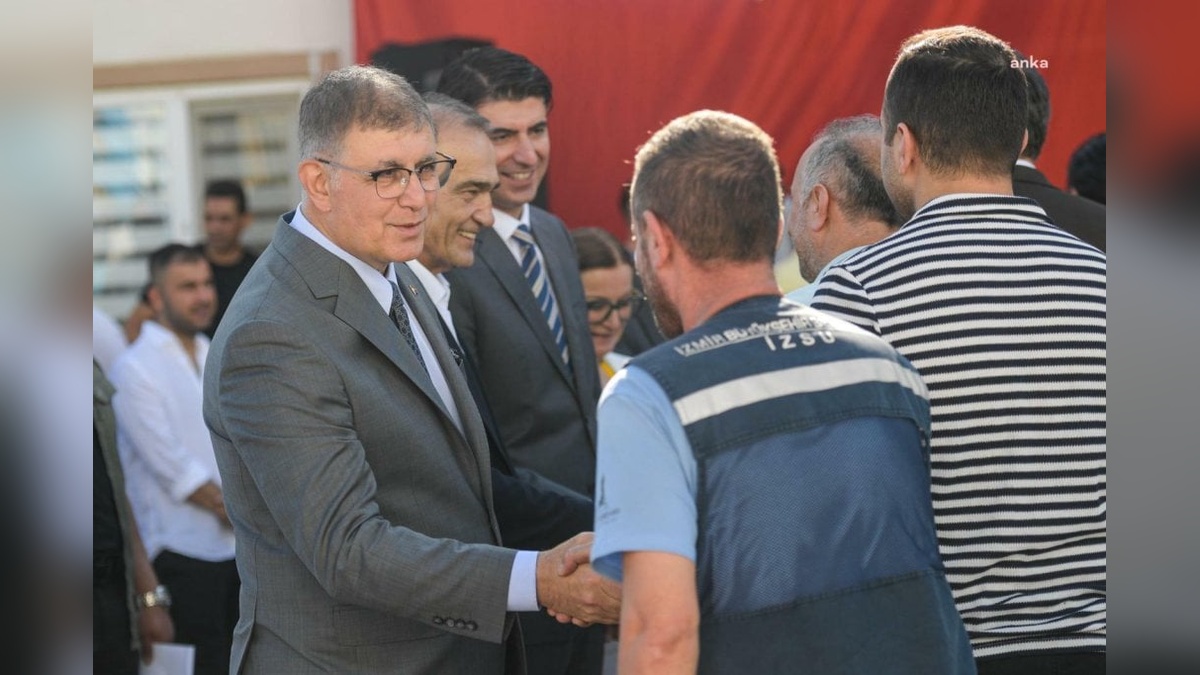 Başkan Tugay, İZSU çalışanlarının bayramını kutladı