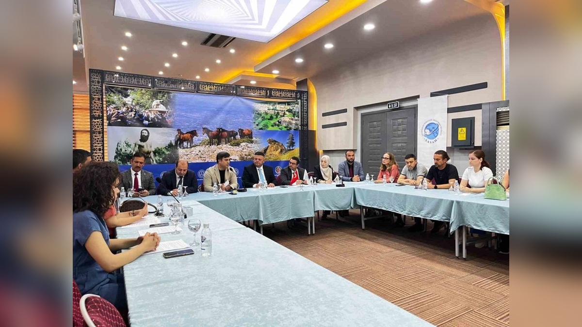 Manisa'da çocuk sağlığı çalıştayı: Teknoloji bağımlılığı ve obezite masaya yatırıldı