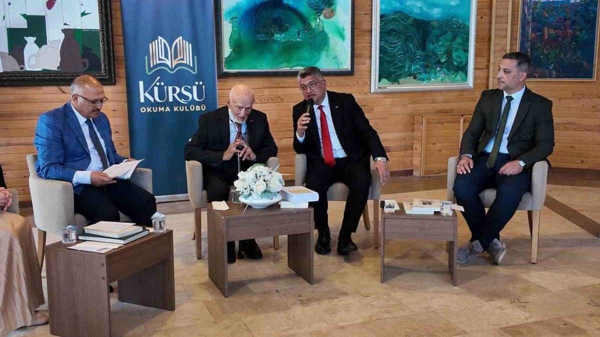 Gediz'de 'Başıma Gelenler' kitabı konuşuldu