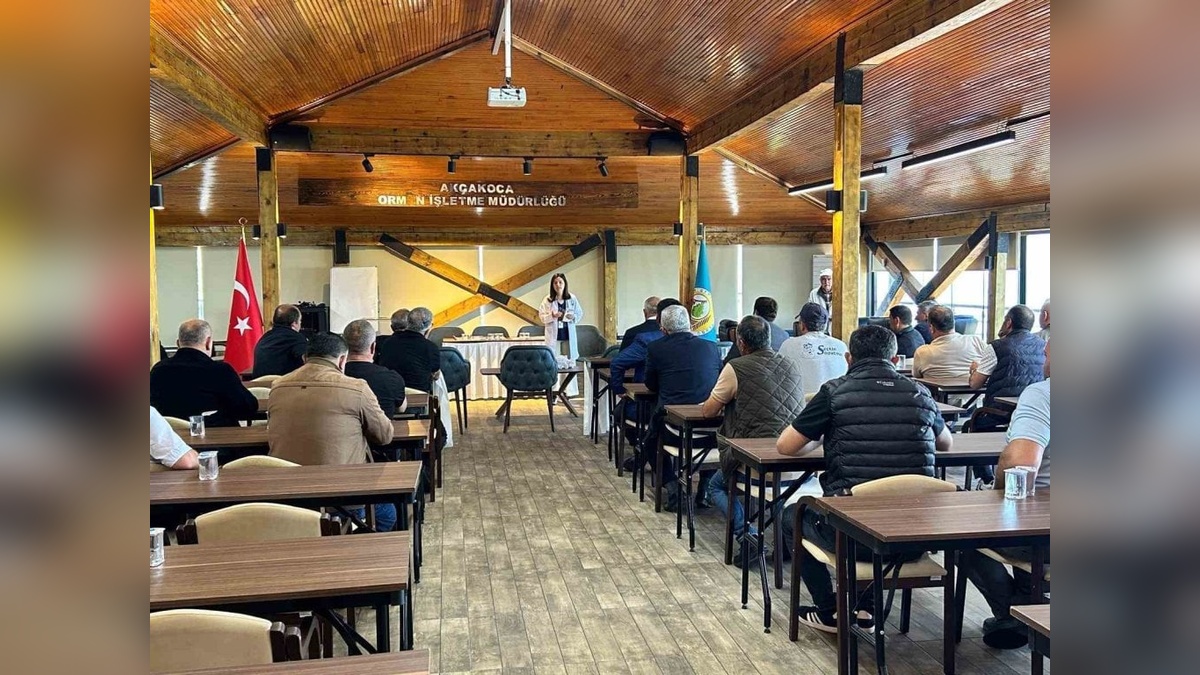 Akçakoca'da muhtarlar ve müftülük personeline sağlık eğitimi verildi