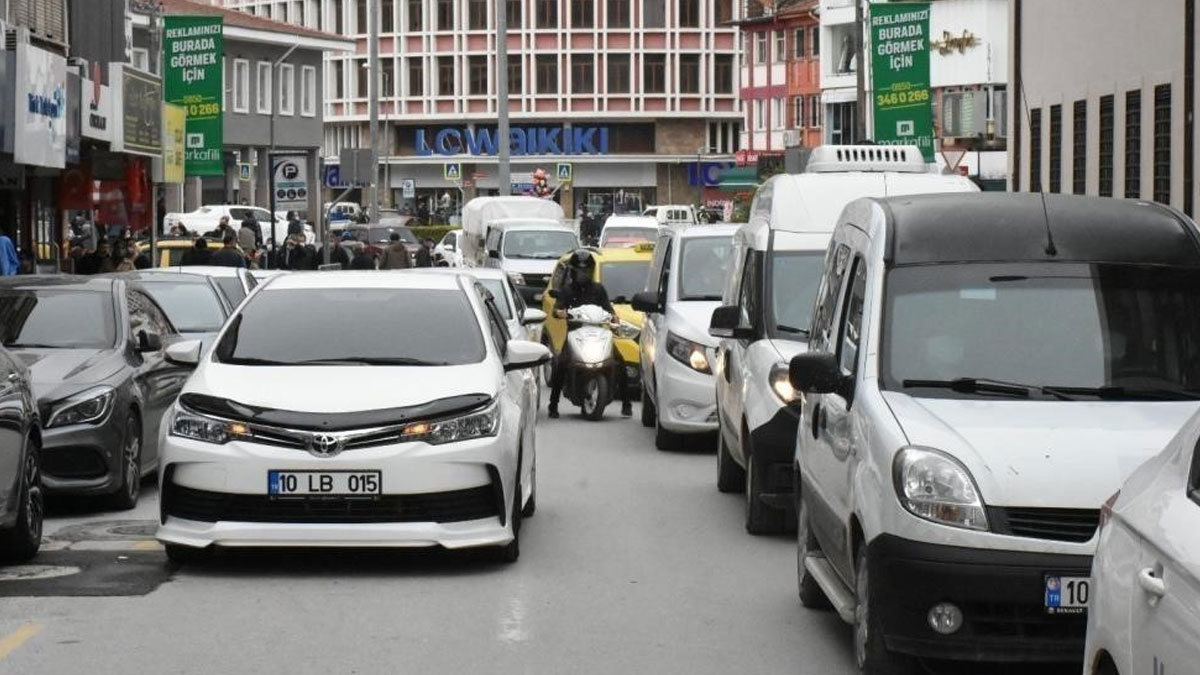 Balıkesir'de trafiğe kayıtlı araç sayısı 660.295 oldu