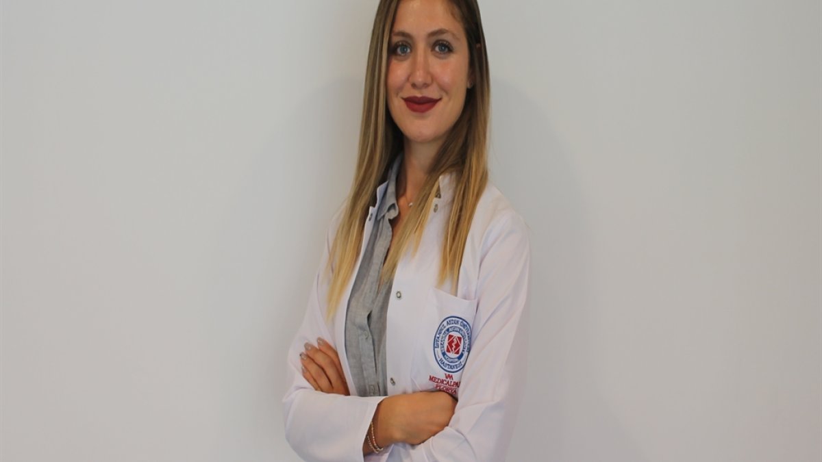 O diyetisyenden önemli açıklama: "Yazın çay ve kahve tükettiğiniz miktar kadar fazladan su için"