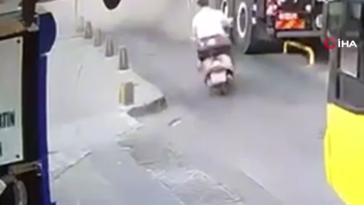 Beyoğlu'nda vinç lastiği patladı: 1'i çocuk 2 yaralı