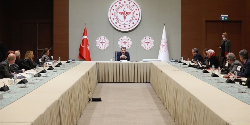 Koronavirüs Bilim Kurulu ilk kez video konferans aracılığıyla toplandı