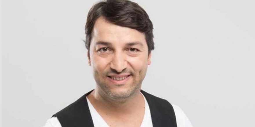 Sanatçı İsmail Baki Tuncer, ünlülerin sesiyle 'evde kal' çağrısı yaptı