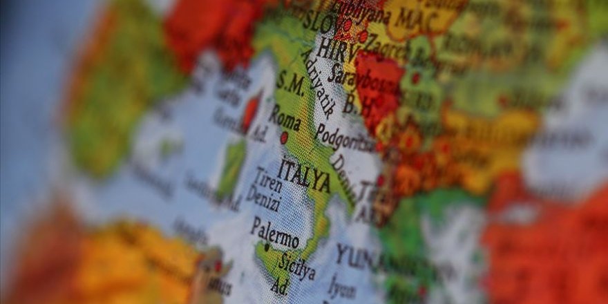 İtalya'da köprü çöktü: 1 yaralı