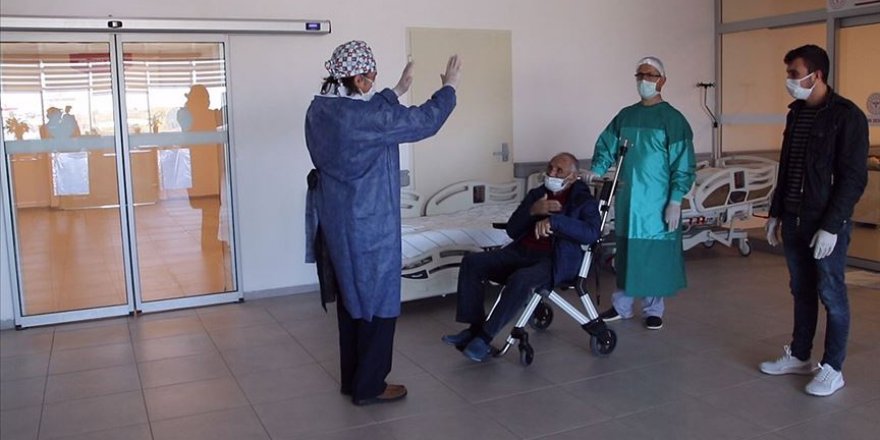 88 yaşındaki hasta koronavirüsü yendi