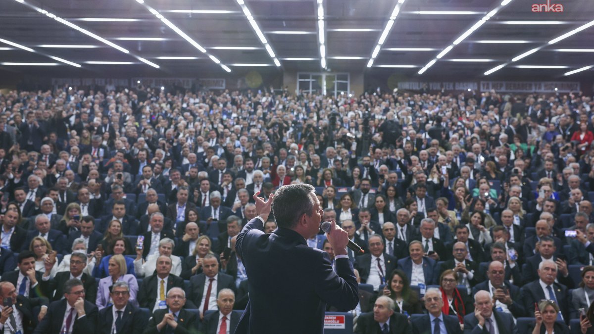 CHP, 'Darbeye ve Kayyıma Hayır' Dediği Kurultay İçin Hazırlanıyor