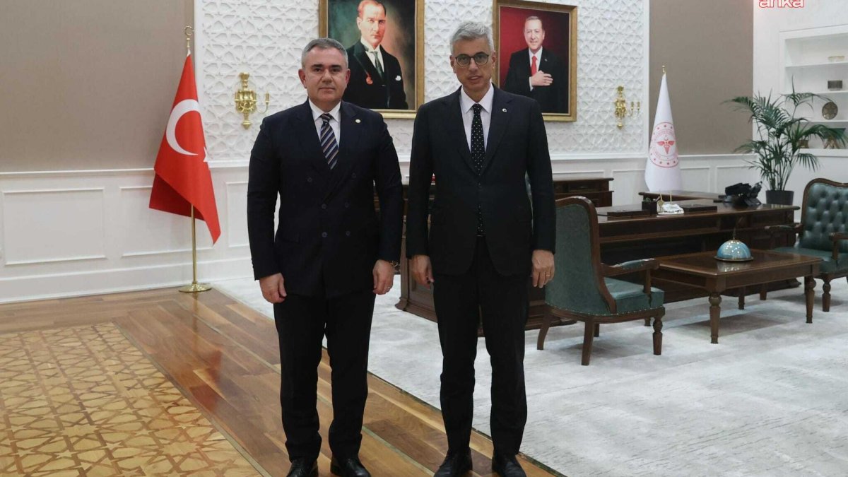 Eczacılardan Bakan Memişoğlu'na önemli ziyaret