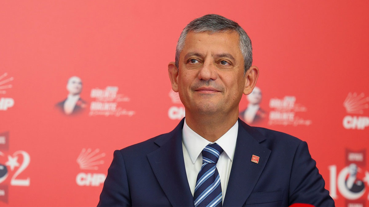 Özel'de duruşmayı takip etti!