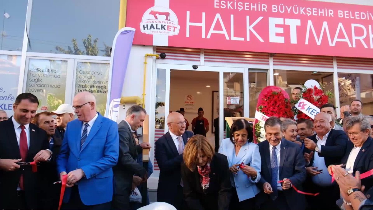 Eskişehir'de Halk Et Market hizmete girdi