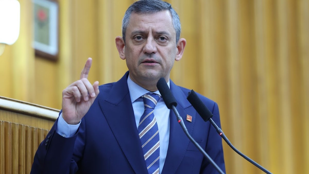 Özgür Özel, CHP'nin kurultayına önceki liderleri davet etti