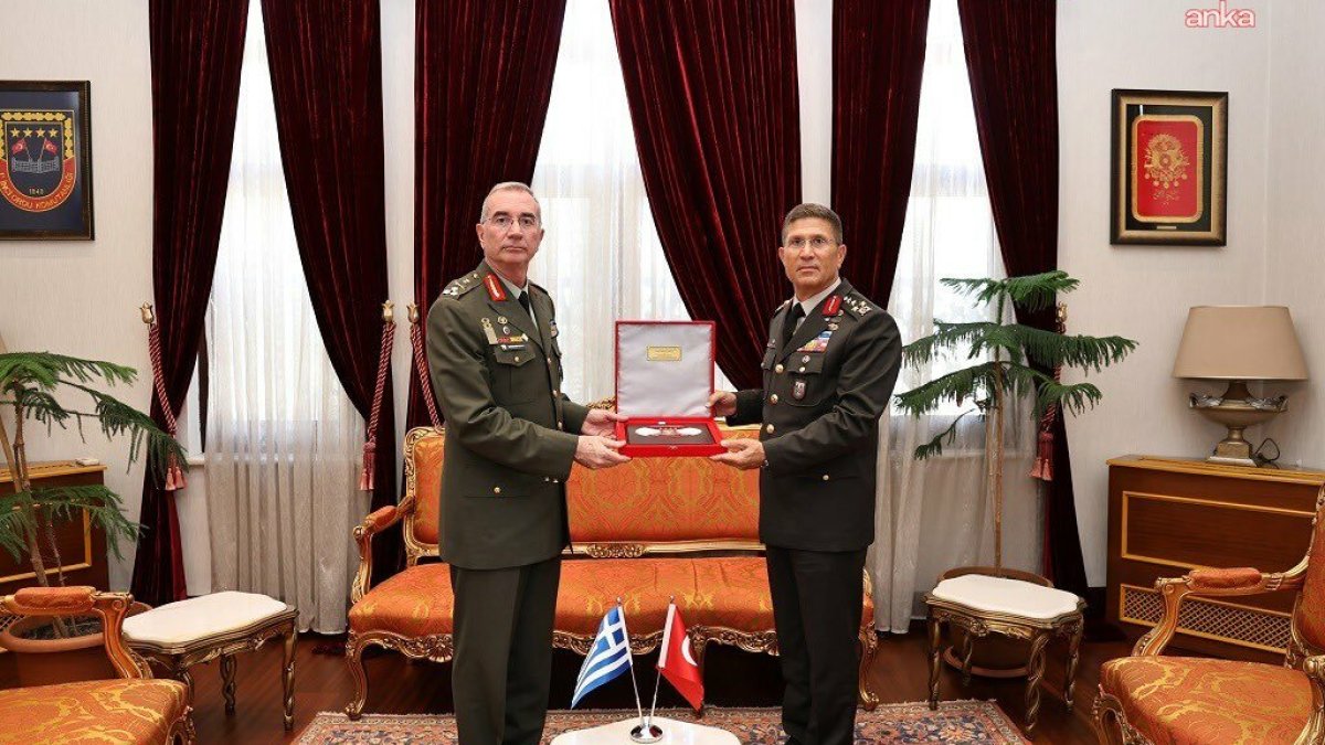 Yunan komutan, Türk yetkiliyi ziyaret etti