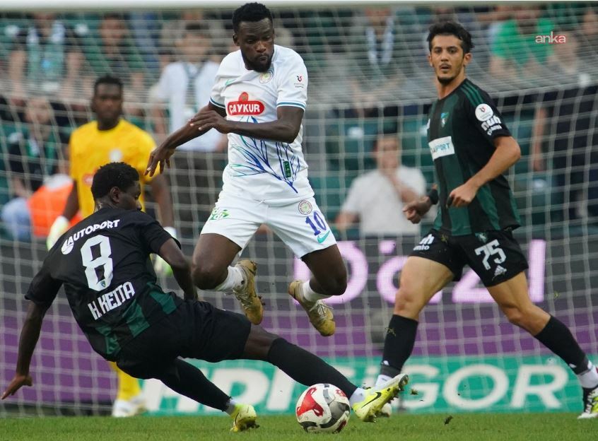 Kocaelispor ve Çaykur Rizespor'un mücadelesi 1-1 sona erdi