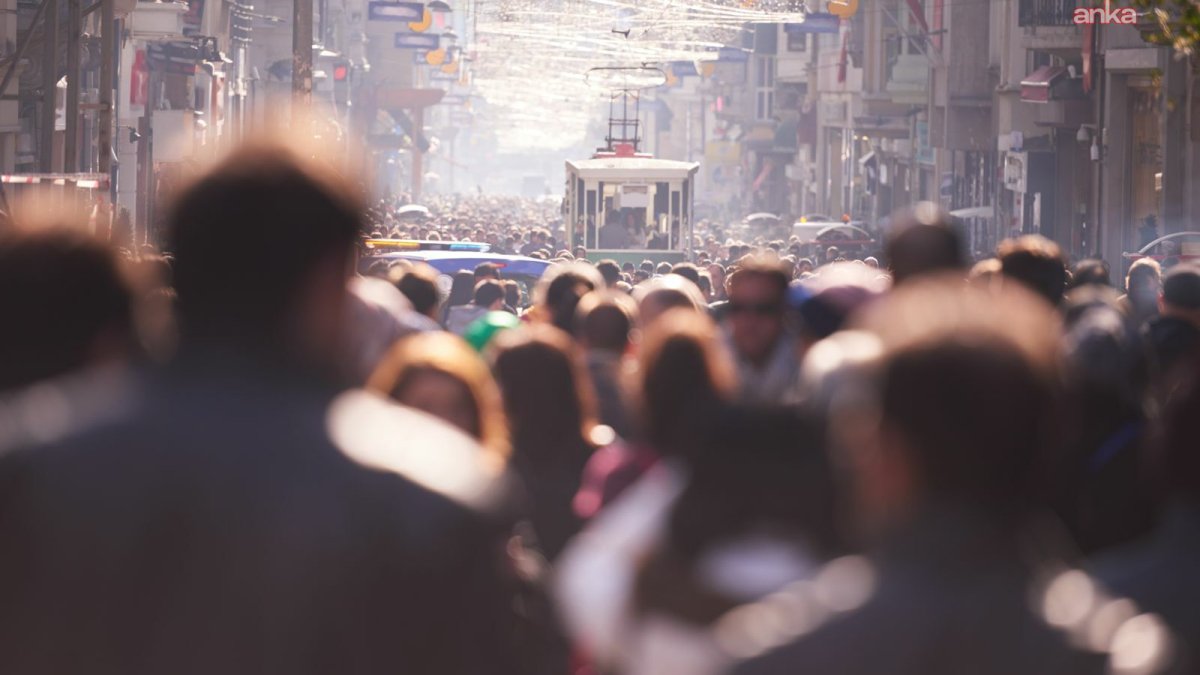 Türkiye'nin beşeri sermayesi eriyor: Gençler umutsuz, 7 milyon çocuk aç