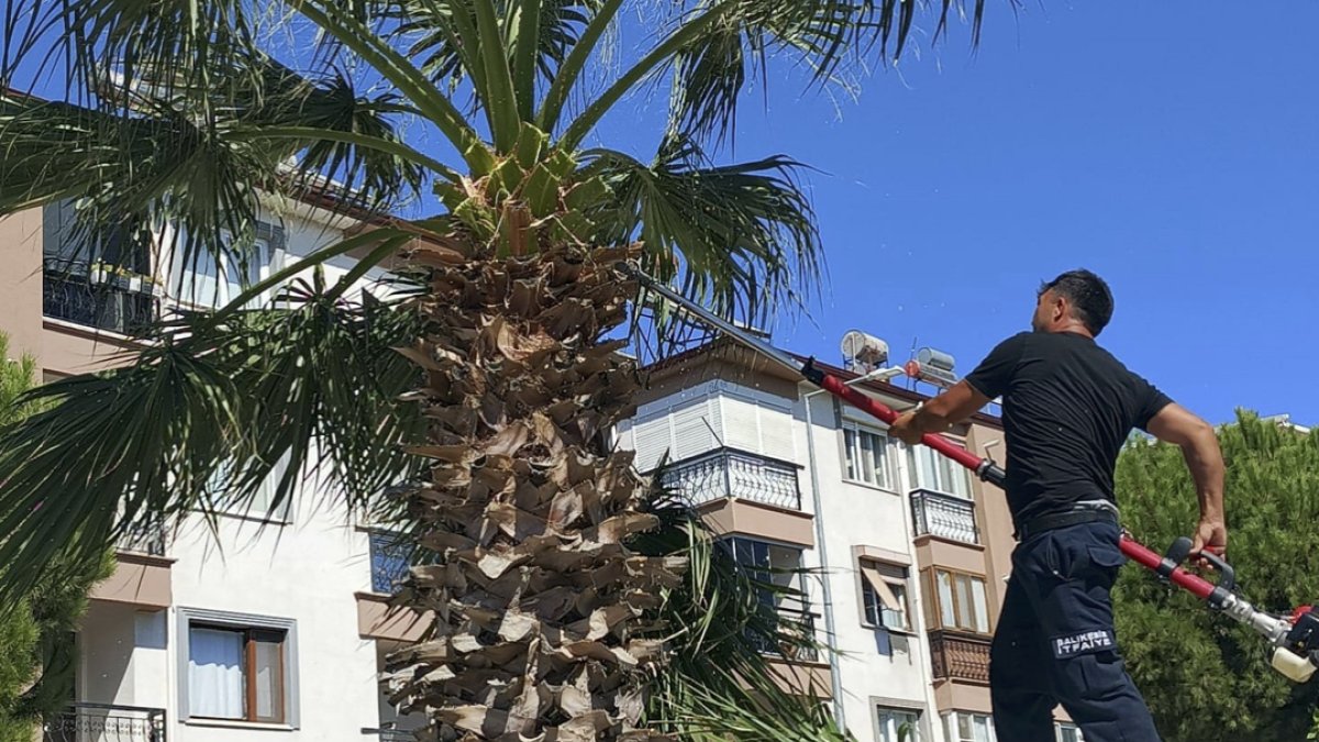 Edremit'te parklar yenileniyor