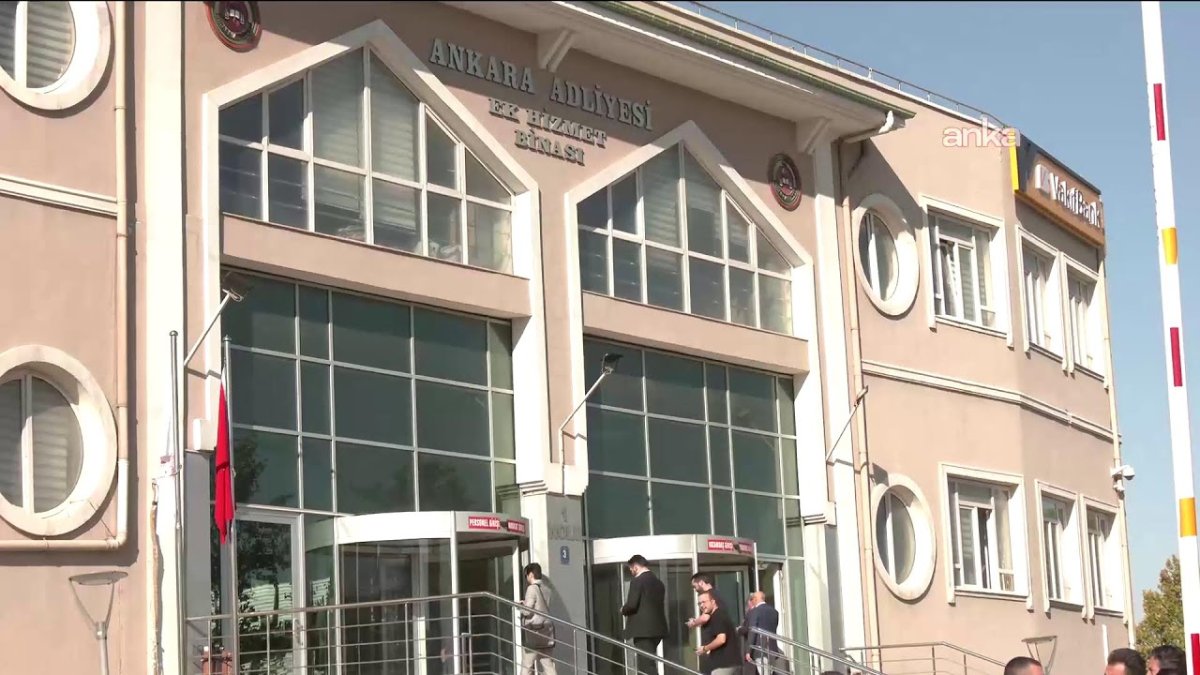 CHP'nin kurultay iptali davası Ankara'ya gönderildi