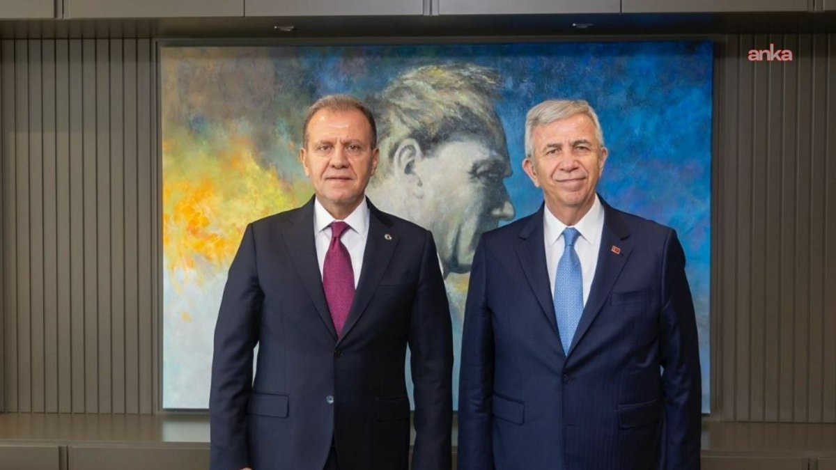 Vahap Seçer'den ABB operasyonuna tepki: Millet hesabını sorar