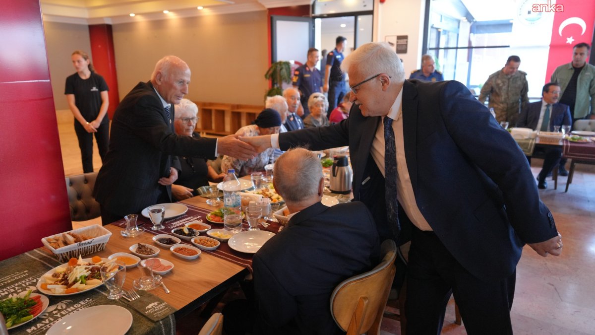 Burhaniye'de Gazilere Özel Kahvaltı Kutlaması