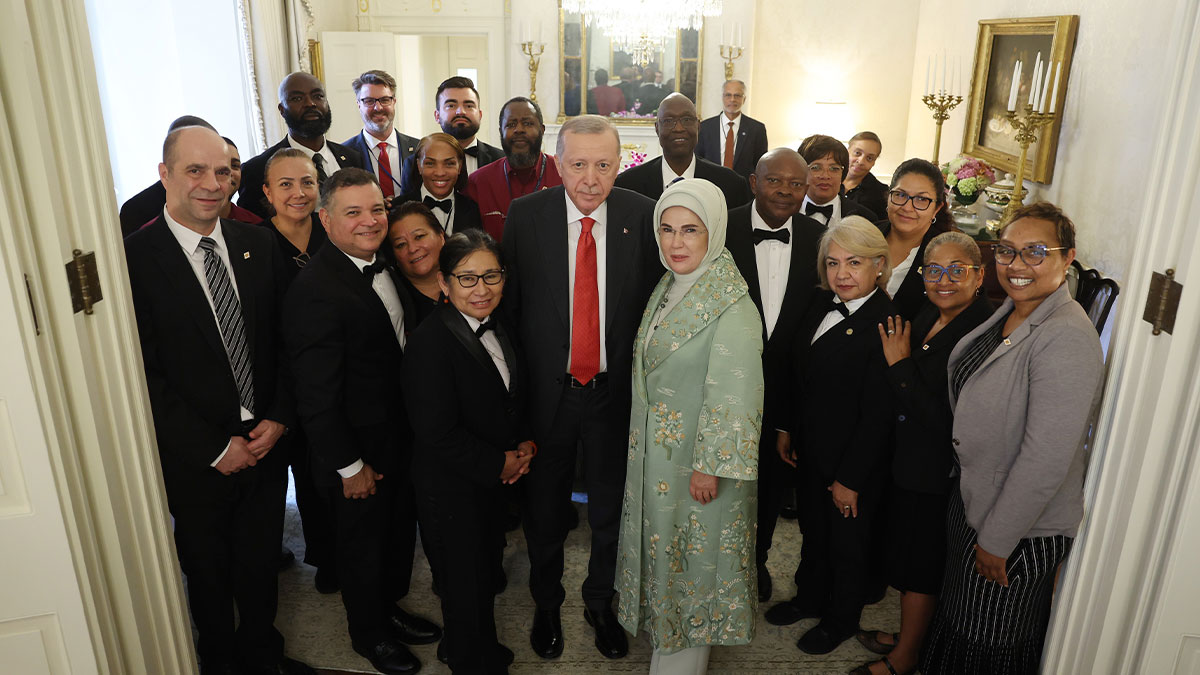 Cumhurbaşkanı Recep Tayyip Erdoğan ile eşi Emine Erdoğan'dan hatıra fotoğrafı!