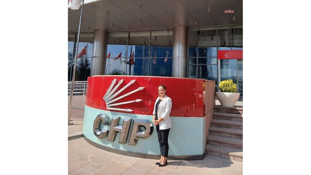 CHP Kadın Kolları Başkanı Deniz Özener istifa etti