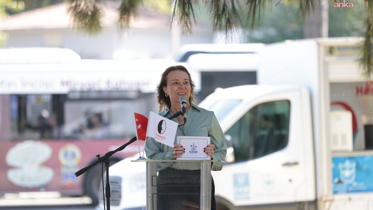 Dil Devrimi'nde 93 yıl: Konak'ta coşkulu kutlama