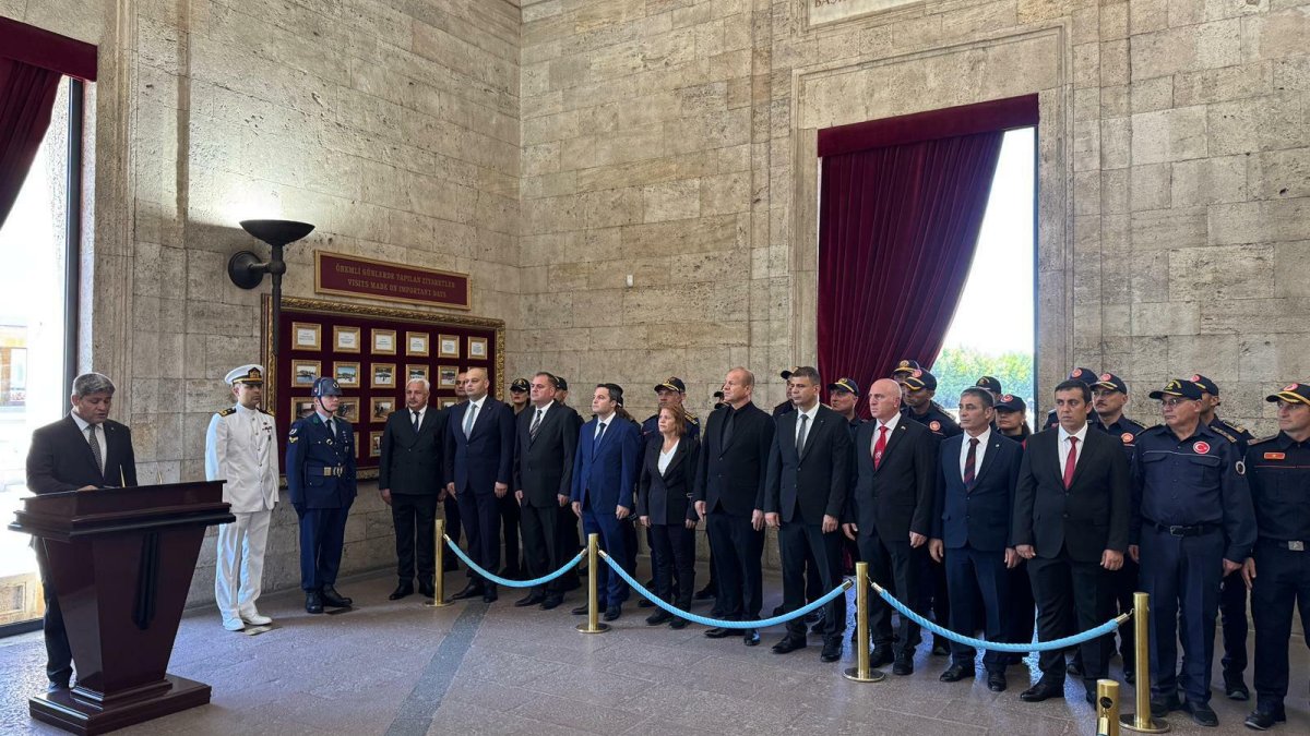 İtfaiyeciler Atatürk'ün huzurunda