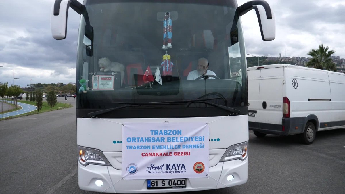 Kaya, emeklileri Çanakkale'ye uğurladı