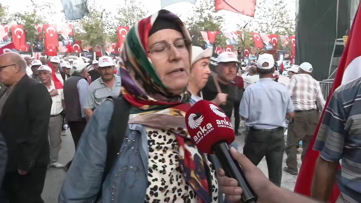 Mersin'de miting yapan İYİ Parti'ye katılan vatandaş sert konuştu