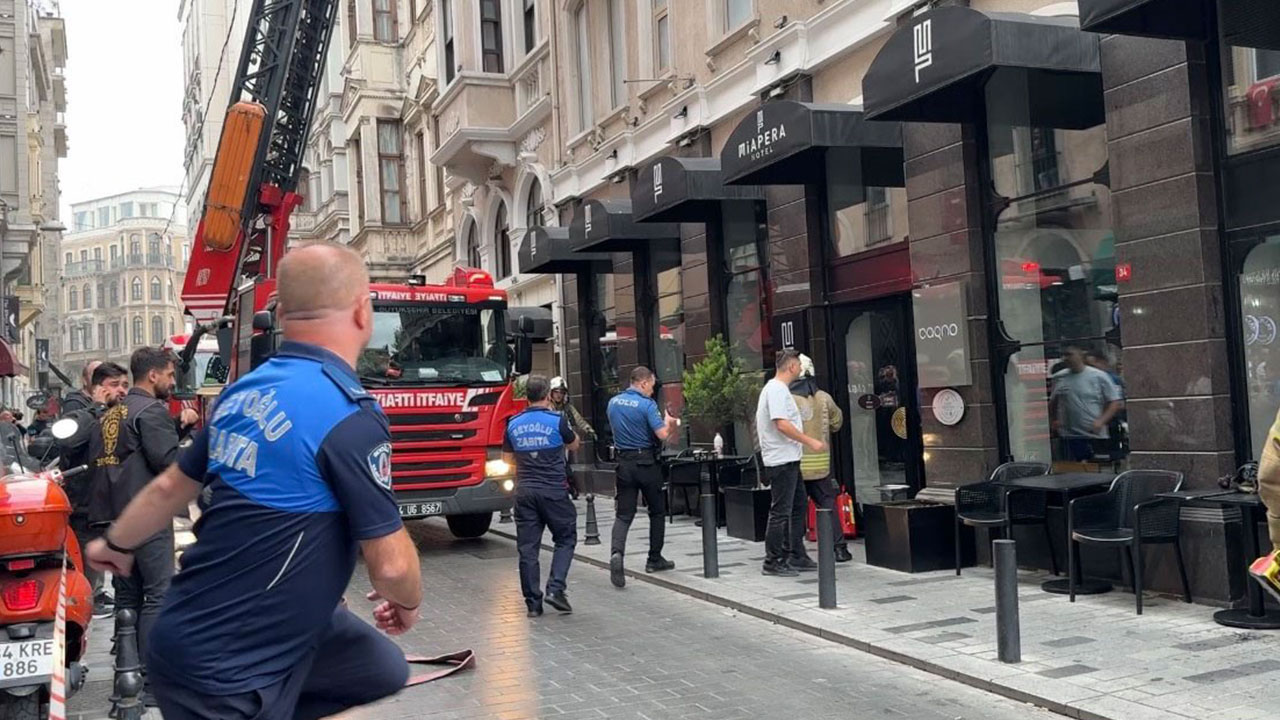 İstanbul Beyoğlu'nda bulunan bir otelde yangın çıktı!
