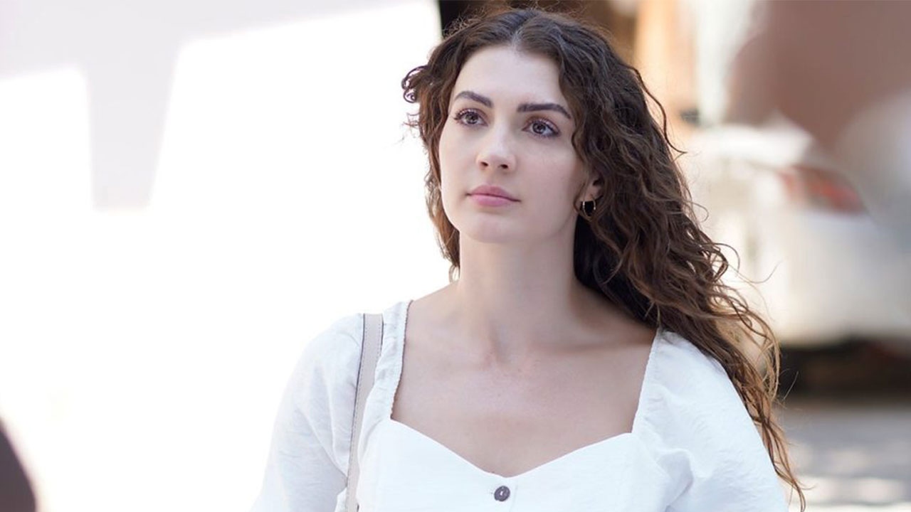 Burcu Özberk'ten gündem olan makyajsız paylaşımla ilgili ilk açıklama!