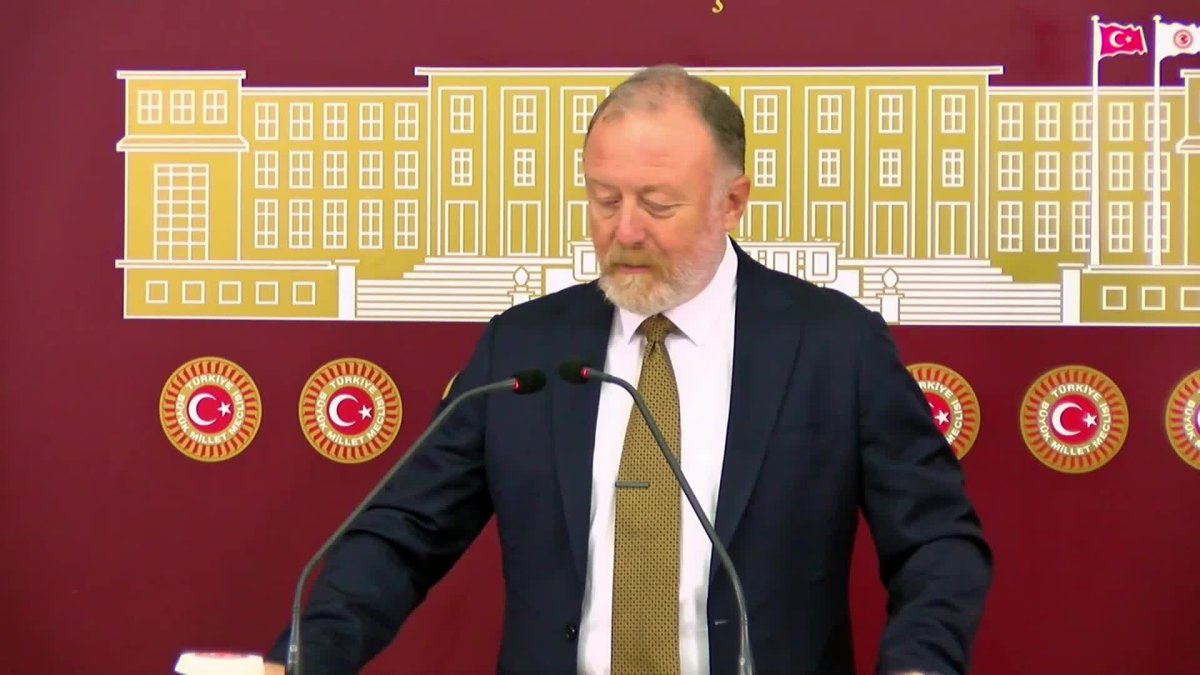 Sezai Temelli: "Bu yasama yılı geçmişin zincirlerini kırmalı"