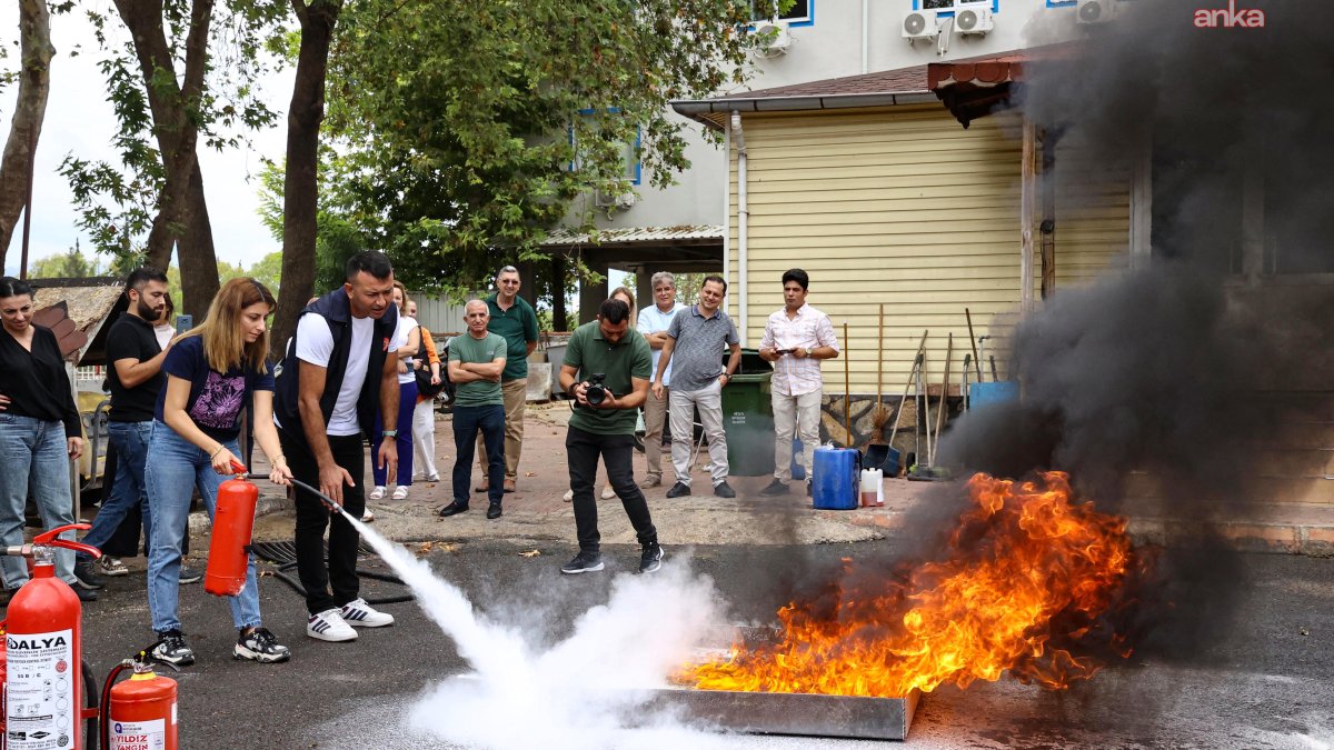 Antalya'da personel yangın eğitimi aldı