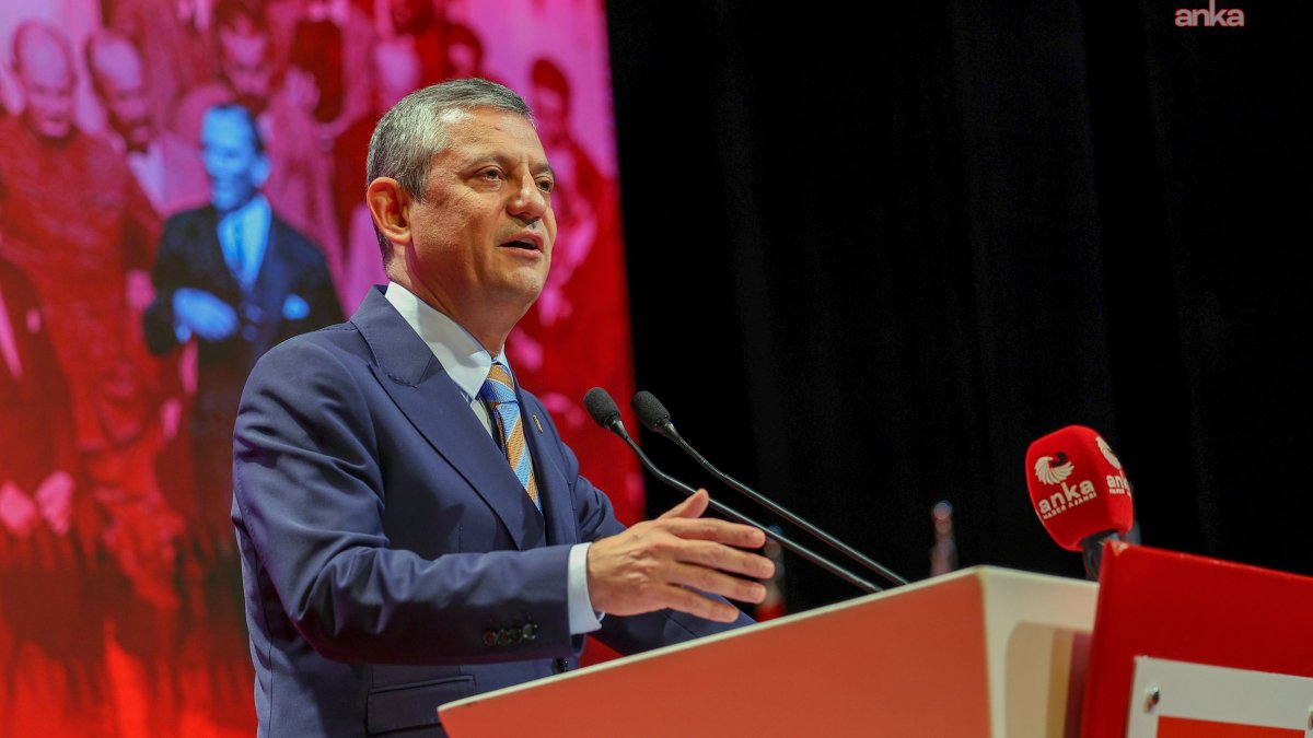 Özgür Özel, Bülent Arınç'a yanıt verdi: Partim zor günlerden geçiyor