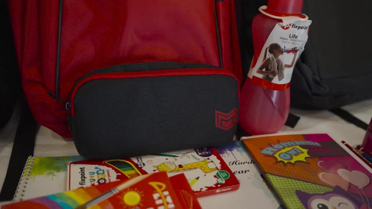 İlkokul öğrencilerine kırtasiye desteği Mezitli'den