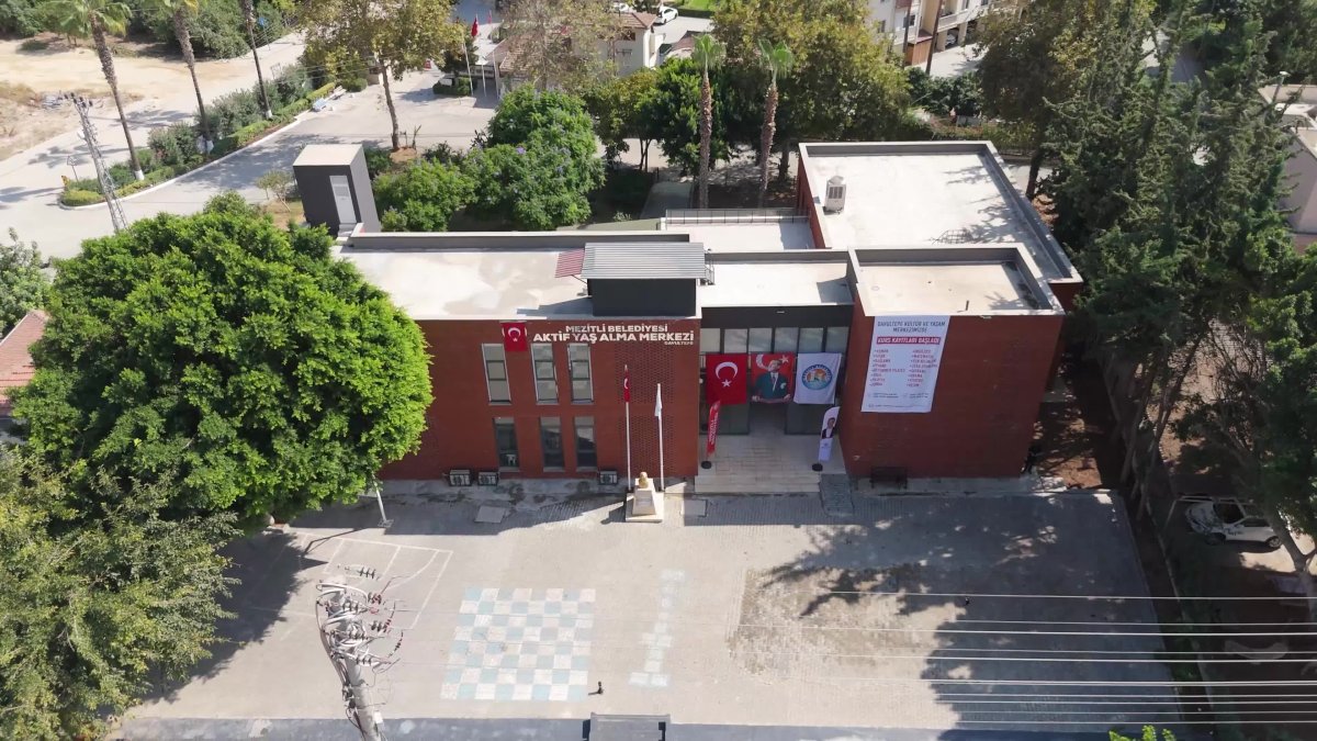 Mezitli'de yeni yaşam merkezi halka hizmet vermeye başladı