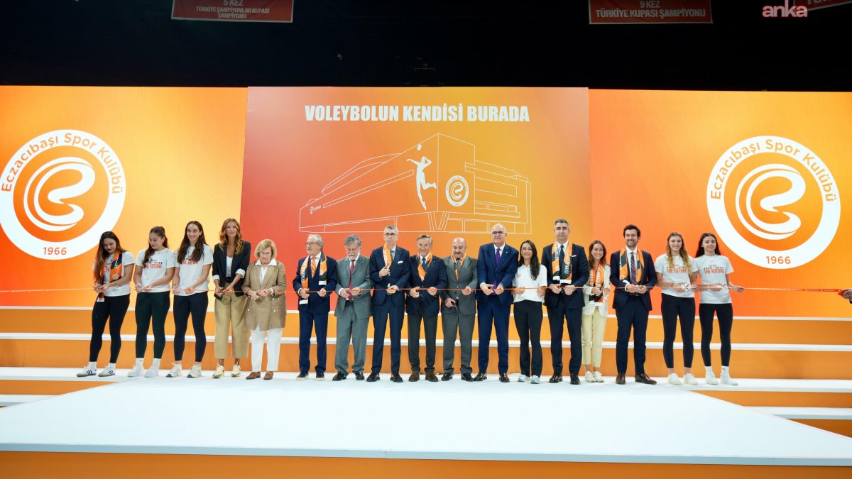 Eczacıbaşı'nın yeni spor salonu Kartal'da kapılarını açtı