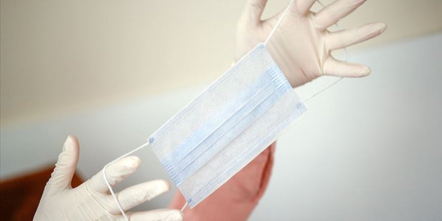 İstanbul'da ücretli maske satışı başladı