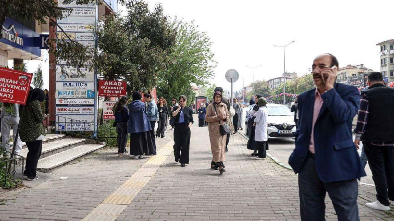 Deprem İstanbul'da büyük panik yaşattı!