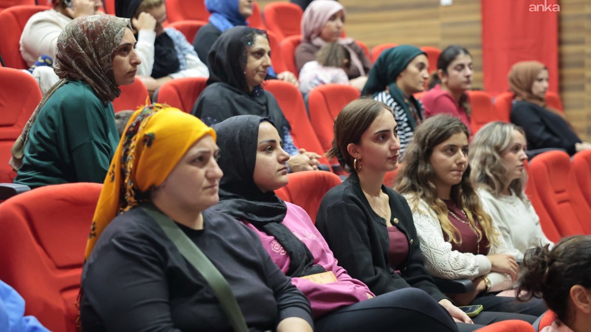 Anneler, çocuk hastalıklarını öğreniyor