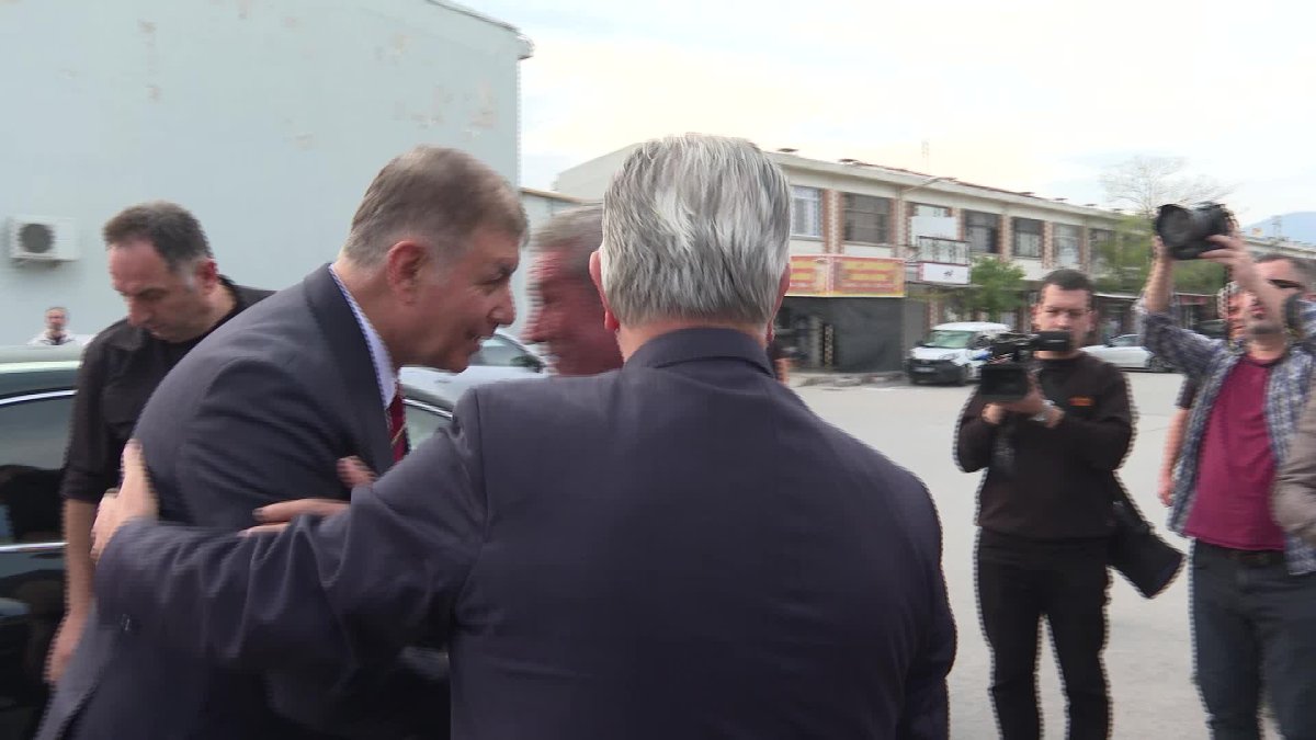 Başkan Tugay ayakkabıcılarla buluştu