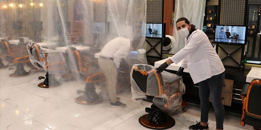 Berberler ve kuaförler açılışa hazırlanıyor